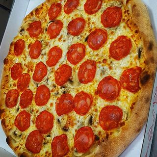 Pizza cu salam picant Ø 32cm