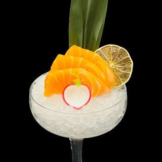 M001 Sashimi salmone