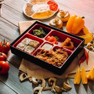 Бенто ланч с говядиной (удон)