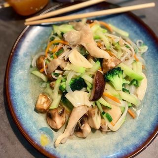 Verdura variada salteada