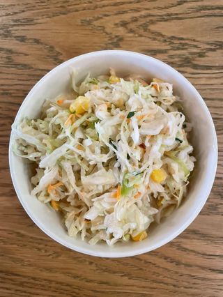 Surówka z białej kapusty