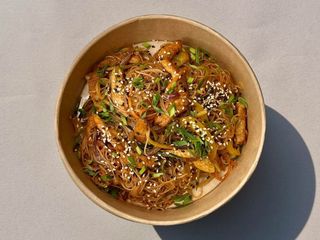 ФУНЧОЗА З КУРКОЮ (370g)