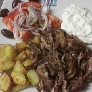 Gyros Porzione L'essenza della Grecia in un piatto