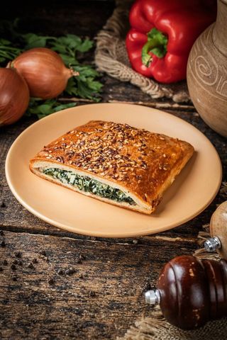 ПЕріг із шпинатом, сиром та горіхами