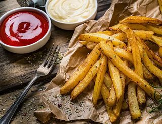 Домашно пържени картофи (200г)