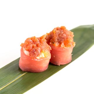 87. Gunkan spicy tuna - 2 pezzi