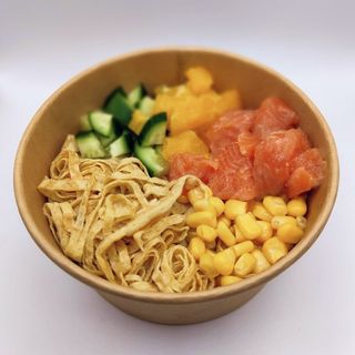 Poke with atlantic salmon