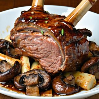 Golonka z grzybami i bambusem