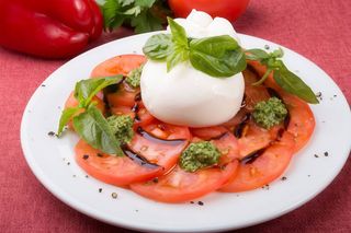 Ensalada De Burrata Al Tartufo