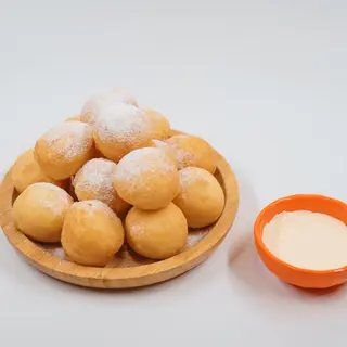 Баурсаки со сметаной