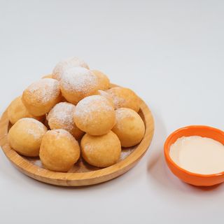 Баурсаки со сметаной