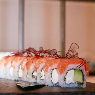 Філадельфія з лососем і авокадо (270г)