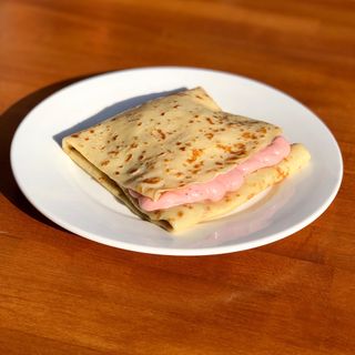 Palačinka sa kremom od jagode