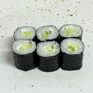 Maki De Pepino Con Queso (6 Uds.)