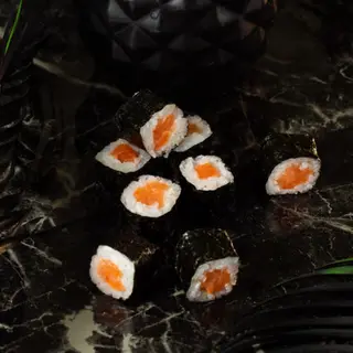 Maki De Salmón (8 Uds.)