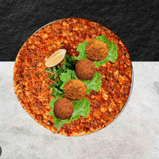 Lahmacun Con Falafel