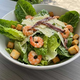 Salată Caesar cu creveţi