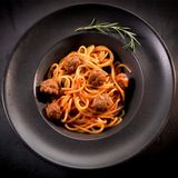 Спагети с телешки кюфтенца (330г)