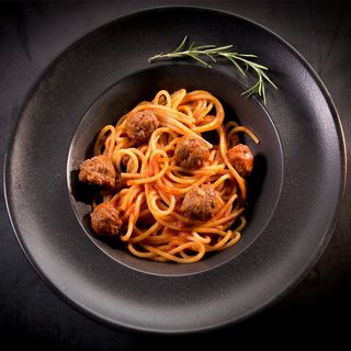 Спагети с телешки кюфтенца