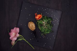 Salata de alge chuka