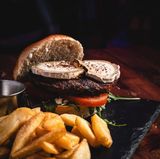 Hamburguesa de rulo de cabra