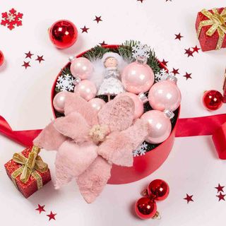 Cadou de Craciun cu decoratiuni pentru fetita mea