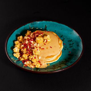 * Панкейк з кремом праліне