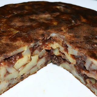 Tortilla de Morcilla Dulce Canaria y Piñones