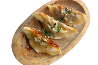 11-Gyoza de cerdo fritas (6 pzs)