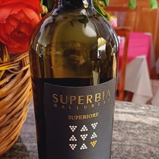 SUPERBIA