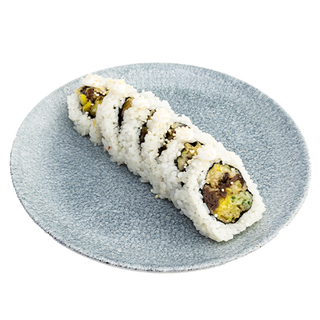 81. Uramaki yasai z warzywami w tempurze 