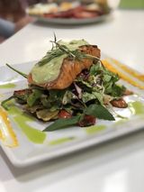 Losos svježi sa gvakamole sosem 350g