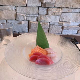 41. Sashimi misto - 12 pezzi