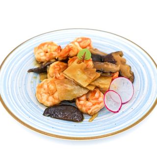 567. Gamberi con bambù e funghi