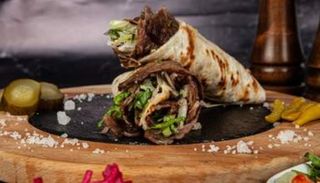 Kebab Jai Toki con patatas dentro 