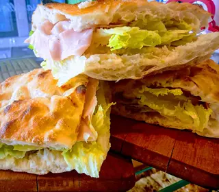 Focaccia farcita