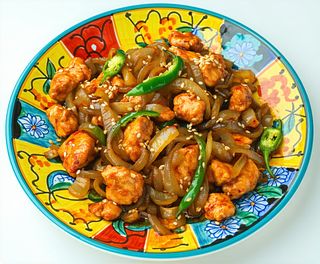 Kurczak z cebulą na ostro 350g