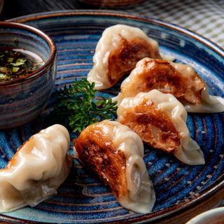 Gyozas de pollo y verduras (6pcs)
