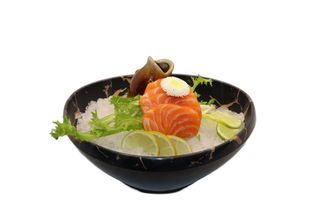 200. Sashimi sake 6 pezzi