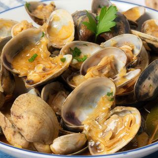 Tapa De Ameixas A Mariñeira