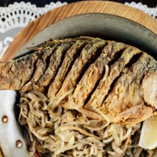 Смажений карась з грибами (1шт)