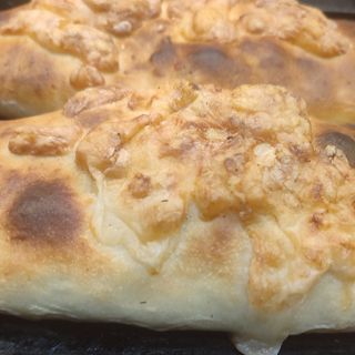 Calzone kebab e mozzarella