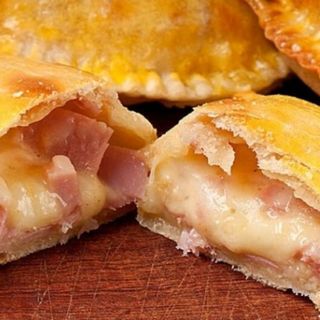 Pastelito De Jamón York y Queso