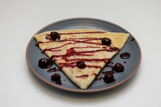 კრეპი ალუბალით და არაჟნით