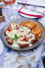 Butkica u sosu od rena sa kajmakom velika porcija