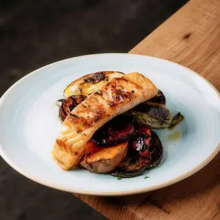 SALMÓ A LA BRASA