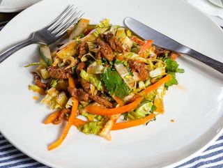 Теплый тайский салат (250г)