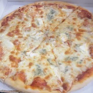 Pizza 4 Quesos (Mediana)