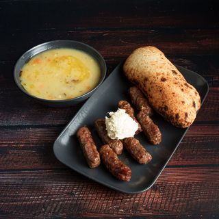 Sedmica na kajmaku, teleća čorbica i lepinja