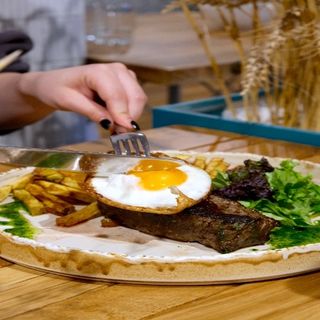 steak & egg plate* 